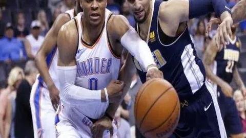 “2025年上海学生羽毛球赛：翱翔青春，羽动未来”